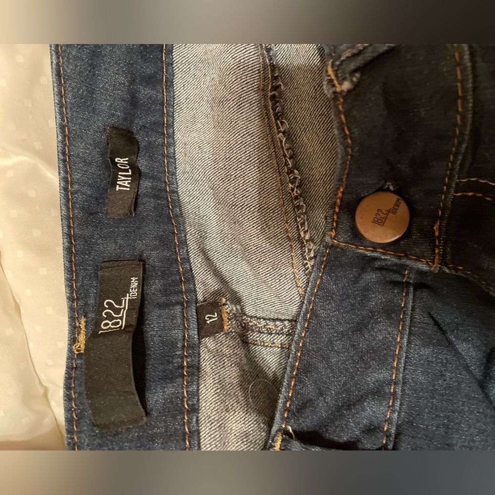 1822 Taylor jeans. Size 12 - Picture 3 of 3
